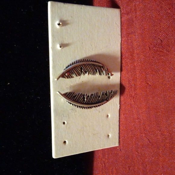 4 pairs of earrings - Picture 4 of 5